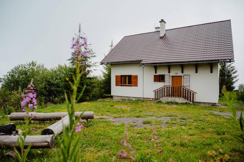 Izba Jambrichova chata v JAMBRICHES s. r. o. – Ohnisko